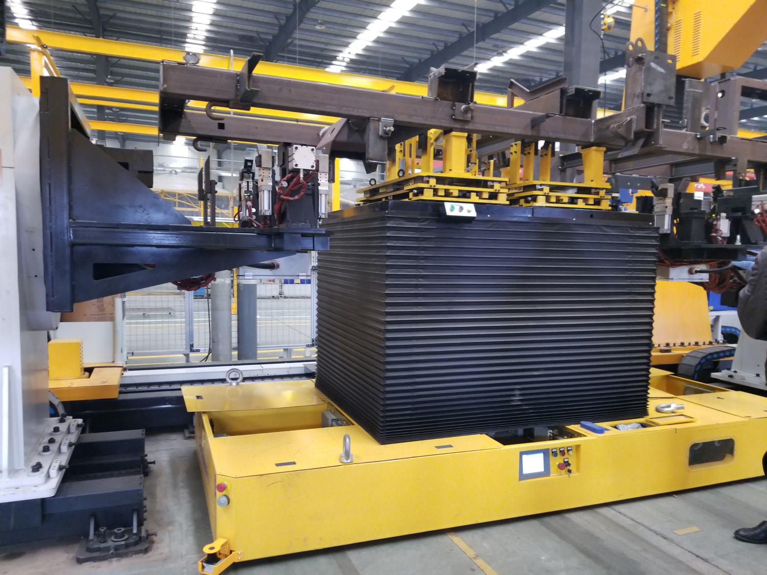 AGV：沈陽新松、浙江大學